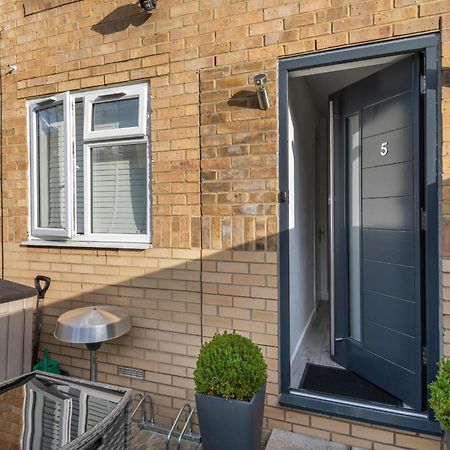 2 Bed Town House With Garden In Hackney, London Apartment Bagian luar foto