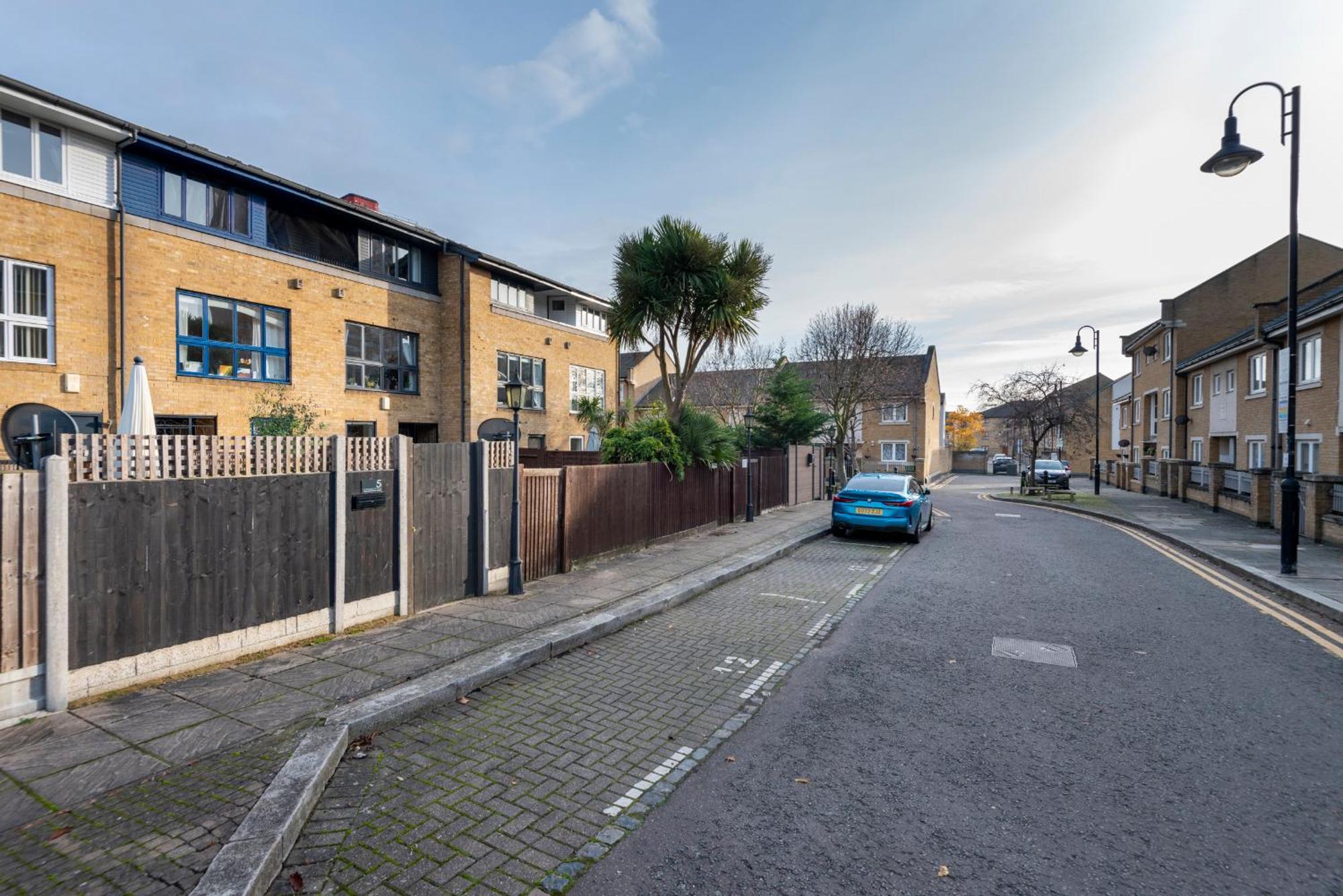 2 Bed Town House With Garden In Hackney, London Apartment Bagian luar foto